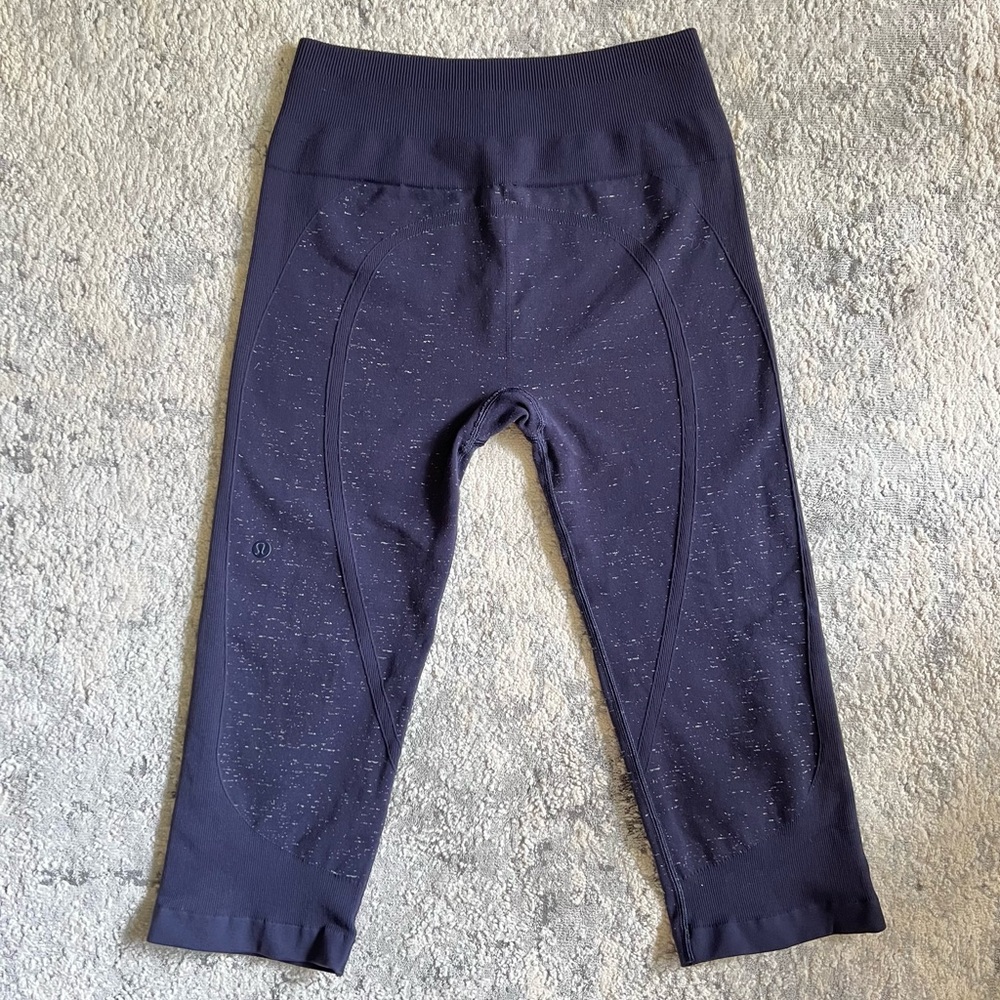 Lululemon 10 Free to Flow Crop Leggings Midnight Blue